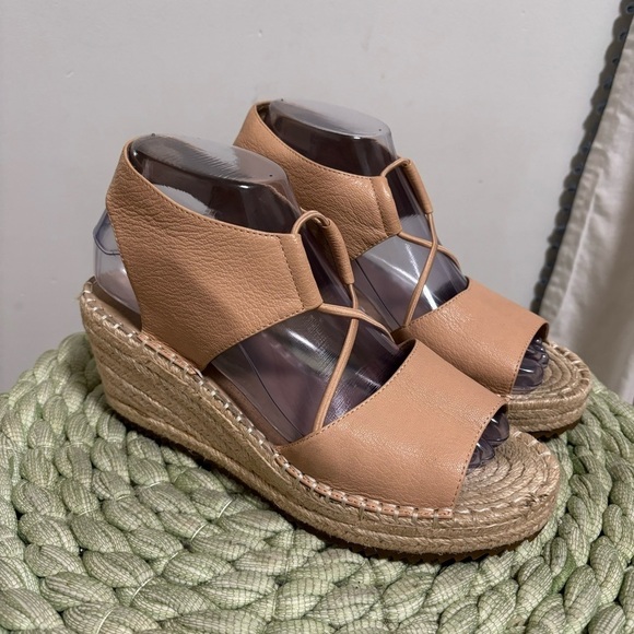 Eileen Fisher Whim Nude Leather Espadrille Wedge Slip On Sandals NWOB - Picture 2 of 9